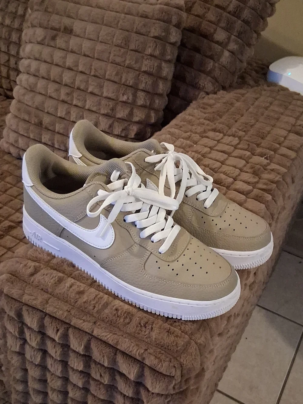 Nike Low Top Sneakers - Tan and White